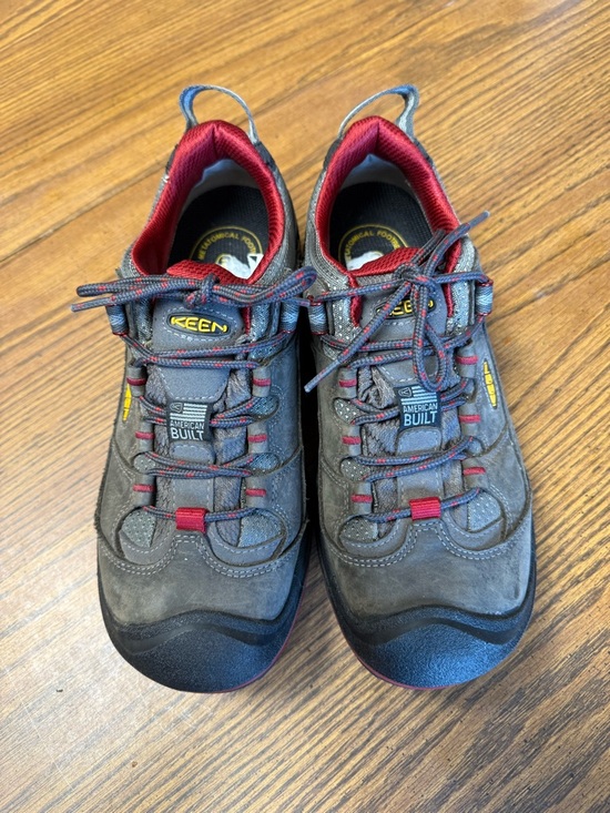 Keen Shoes - Keen Gray and Red Low-Top Hiking Shoes